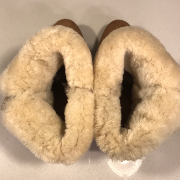 Ugg Heeled Ankle Booties - Picture 6 of 6